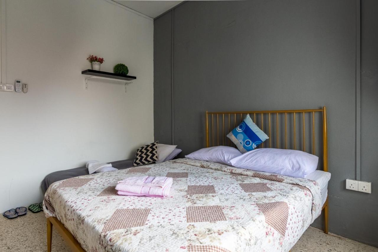 Mac 94 Guest house George Town